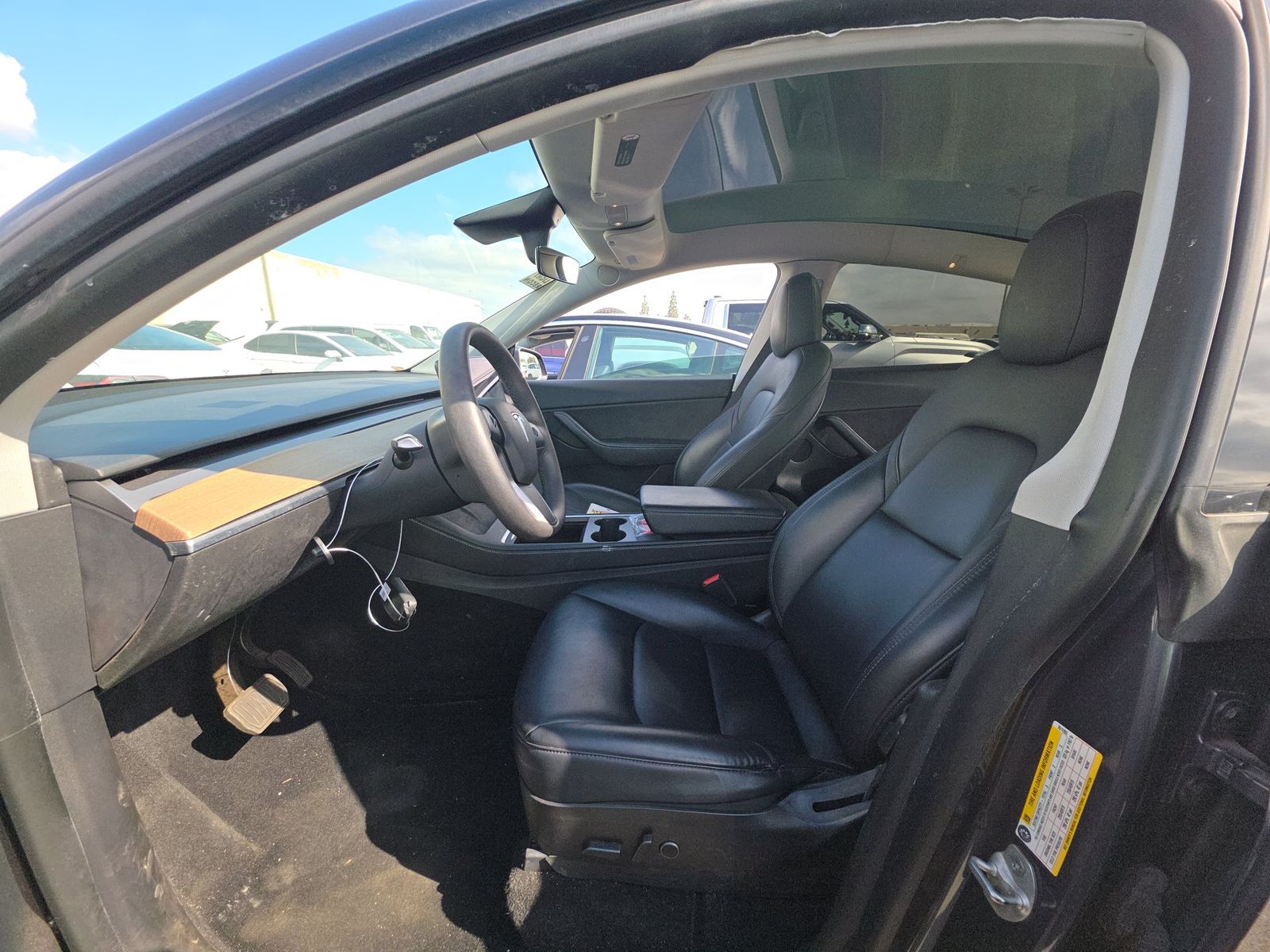 TESLA MODEL Y - 8