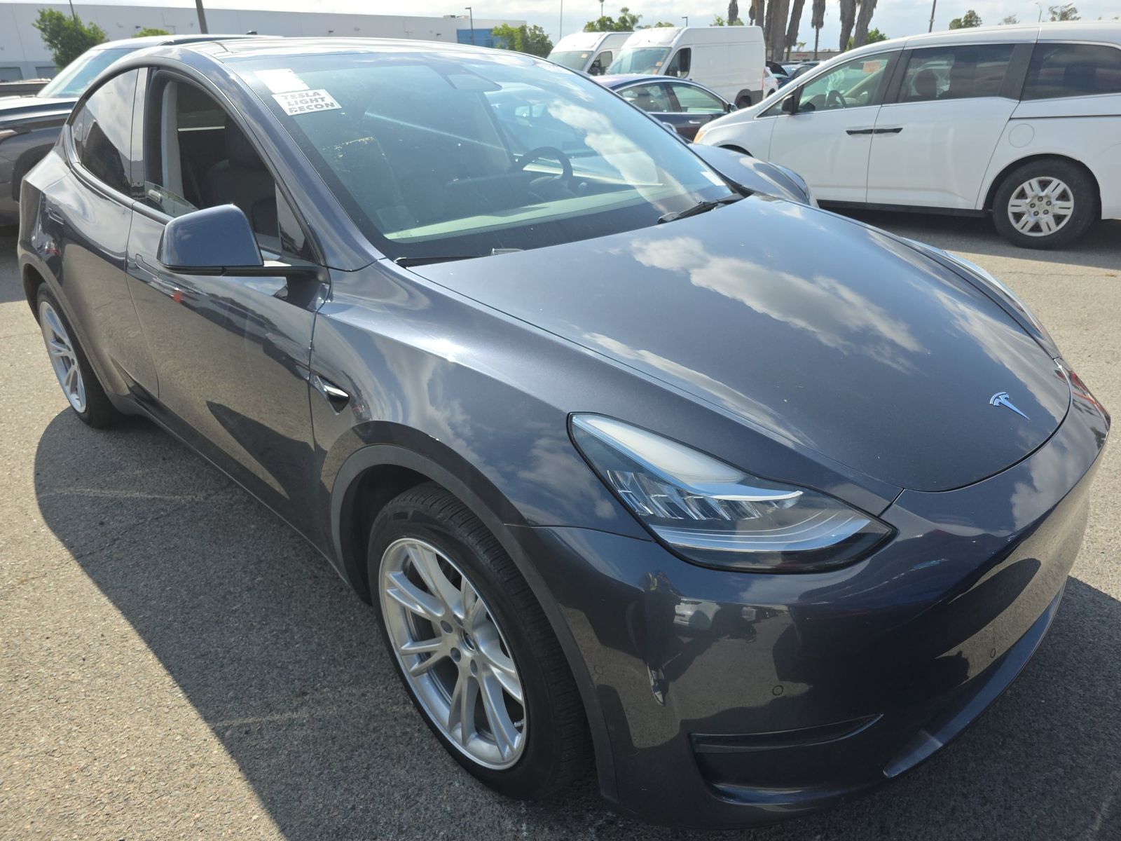TESLA MODEL Y - 4