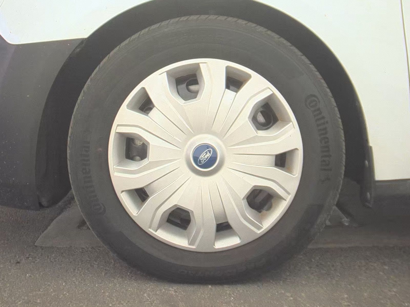 FORD TRANSIT CONNECT - 10