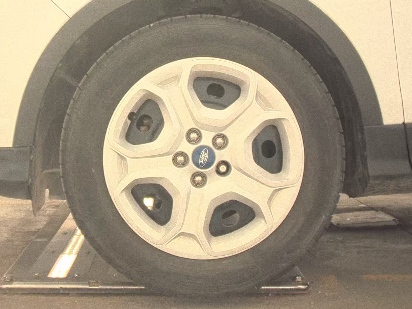 FORD ESCAPE - 10