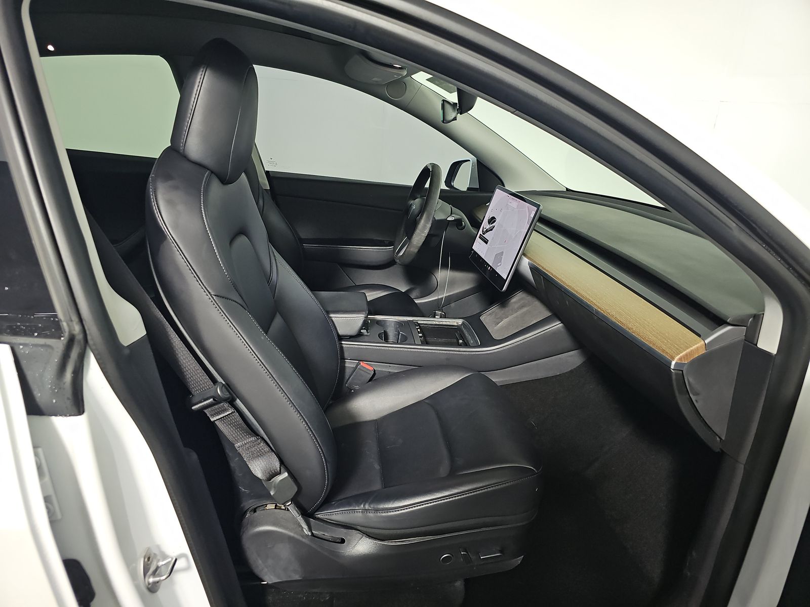 TESLA MODEL Y - 9