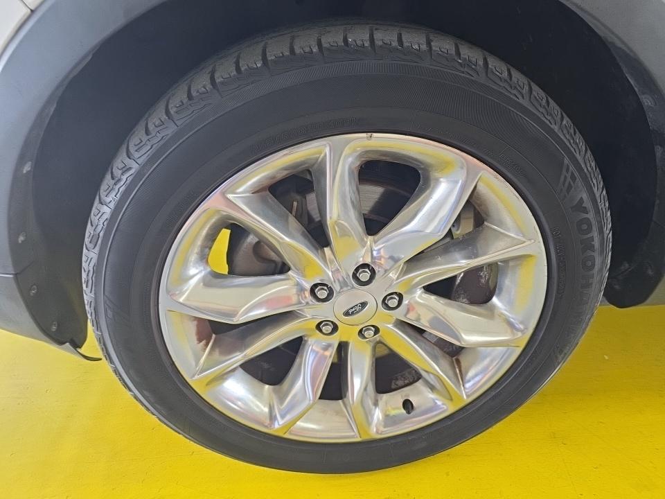 FORD EXPLORER - 9