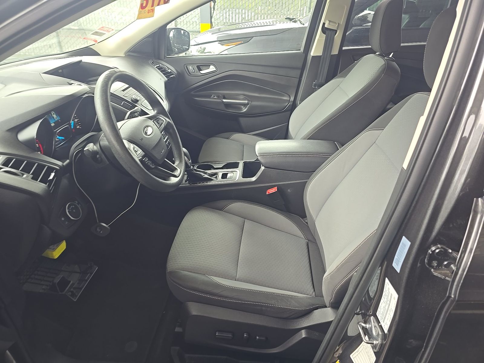 FORD ESCAPE - 8