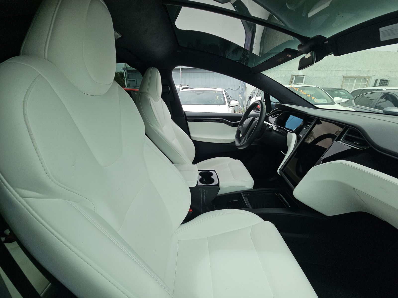 TESLA MODEL X - 9