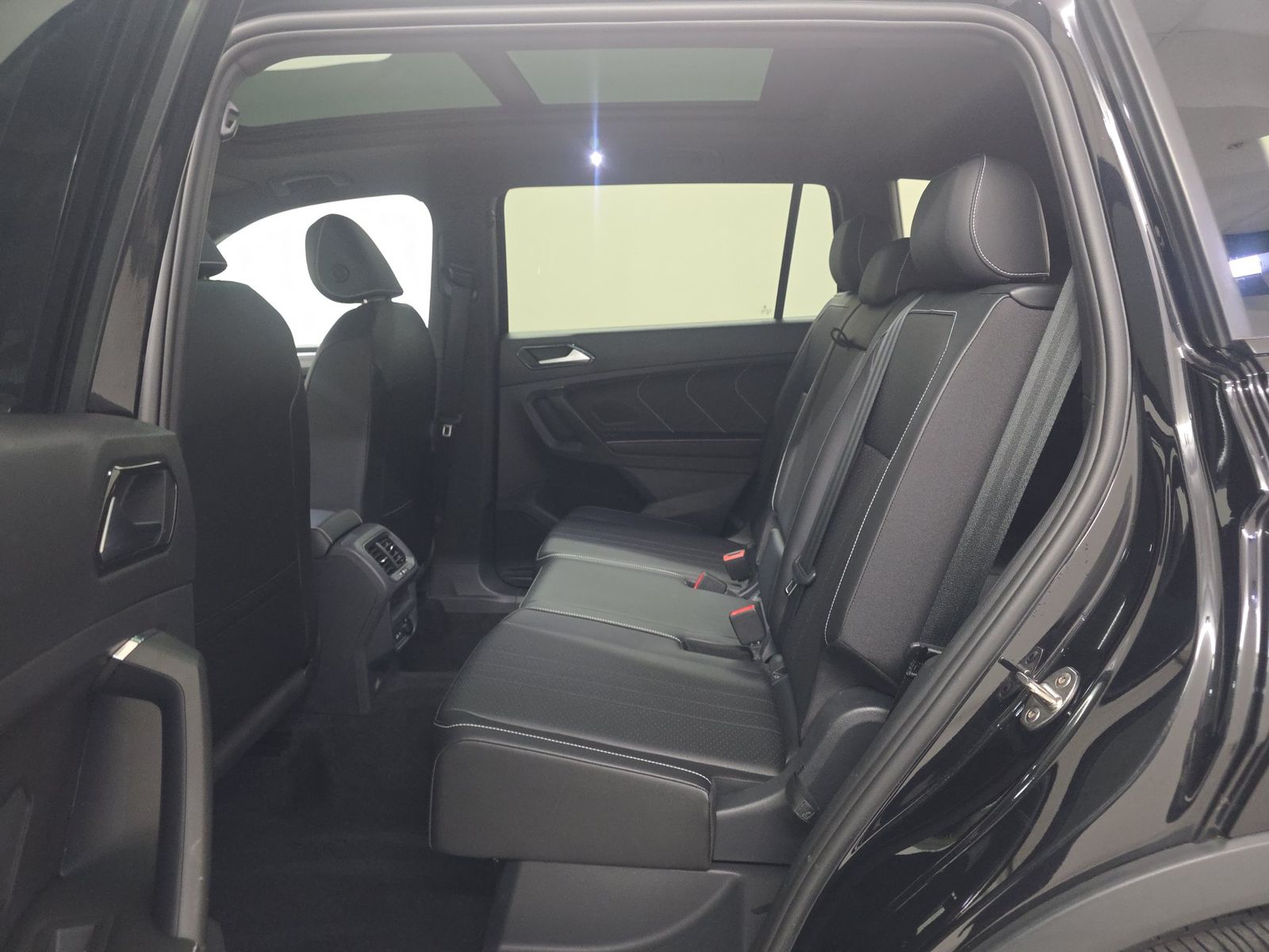 2023 Volkswagen Tiguan 2.0T SE R-Line Black FWD