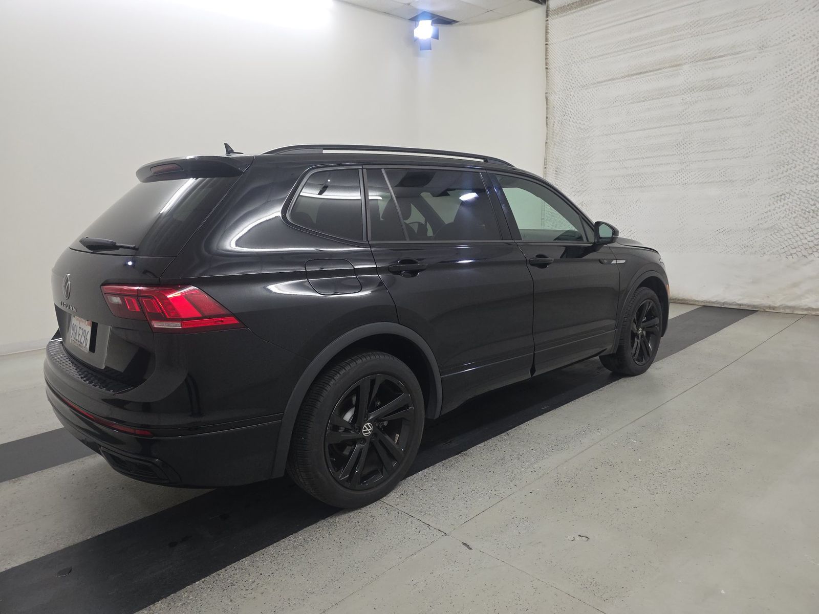 2023 Volkswagen Tiguan 2.0T SE R-Line Black FWD