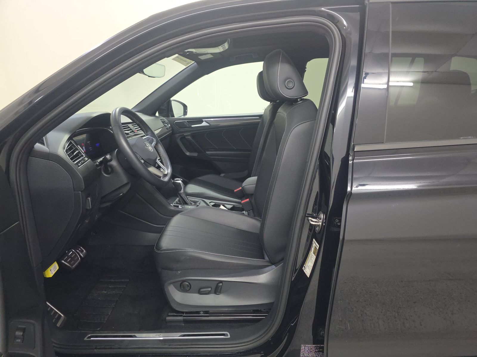 2023 Volkswagen Tiguan 2.0T SE R-Line Black FWD