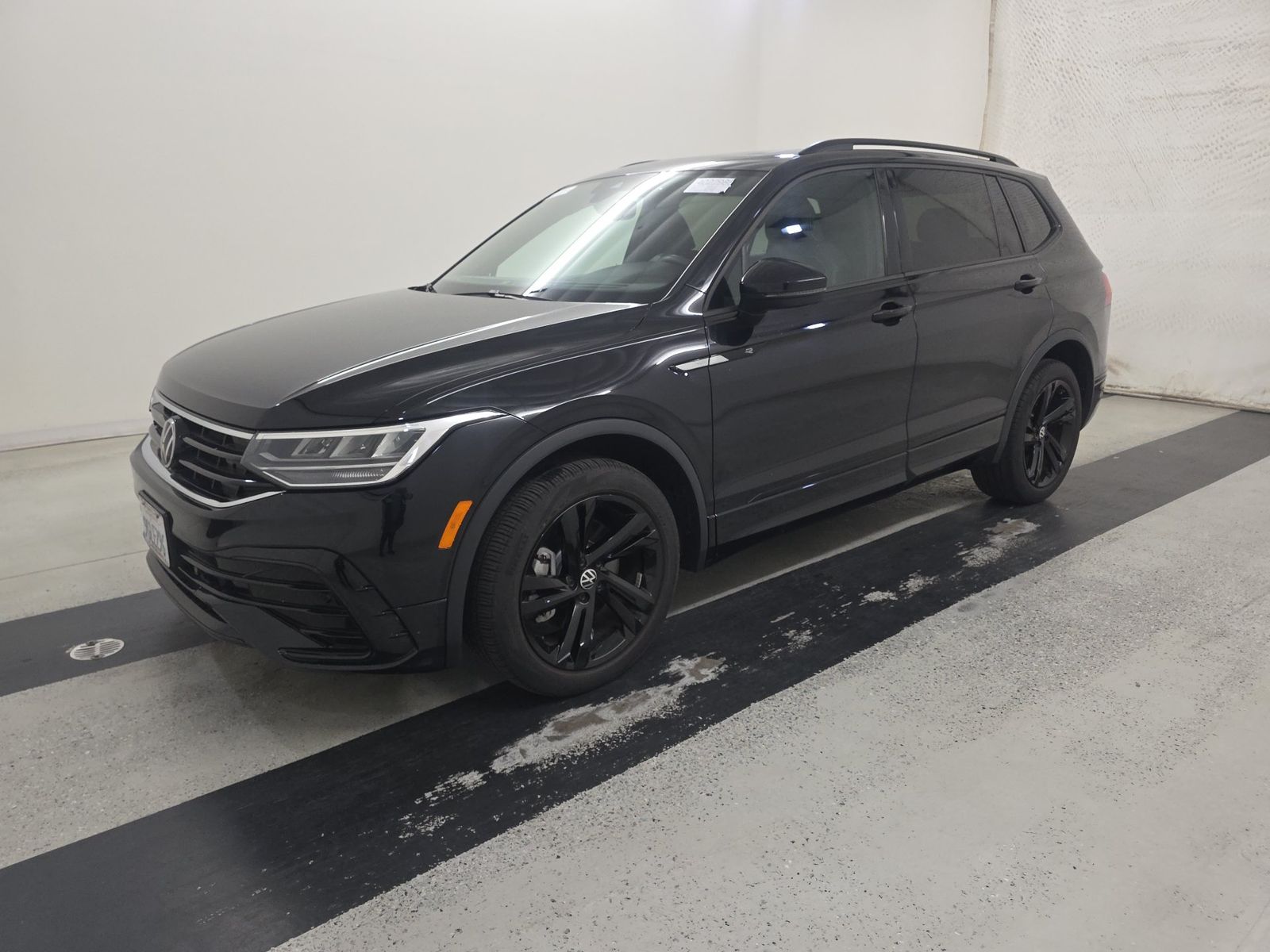 2023 Volkswagen Tiguan 2.0T SE R-Line Black FWD
