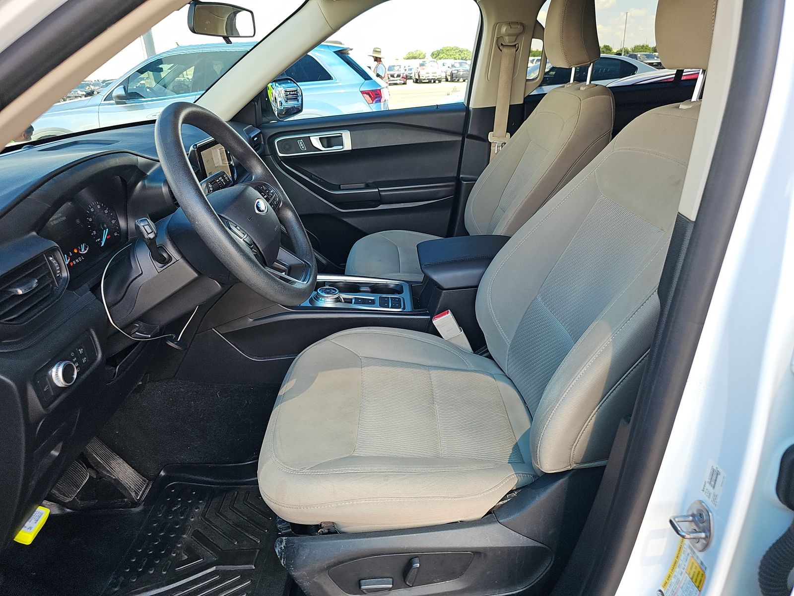 FORD EXPLORER - 8