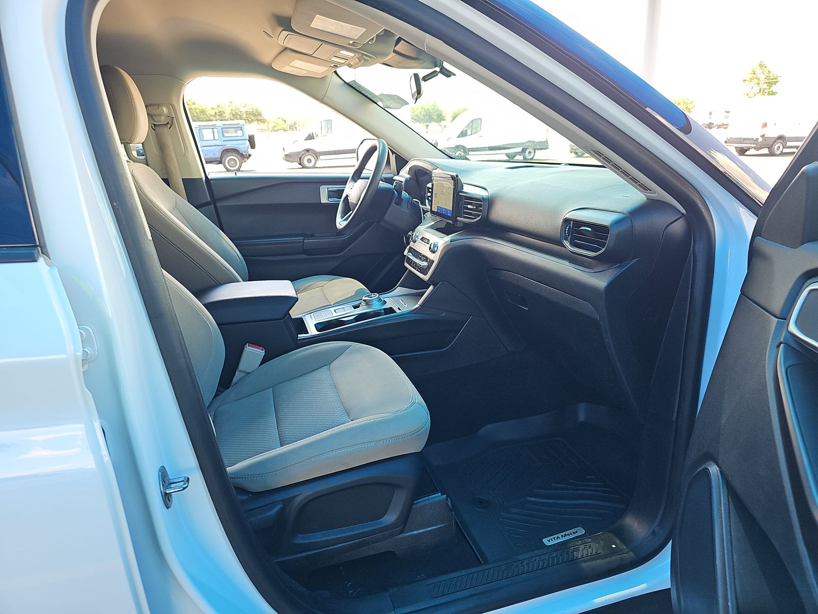 FORD EXPLORER - 9