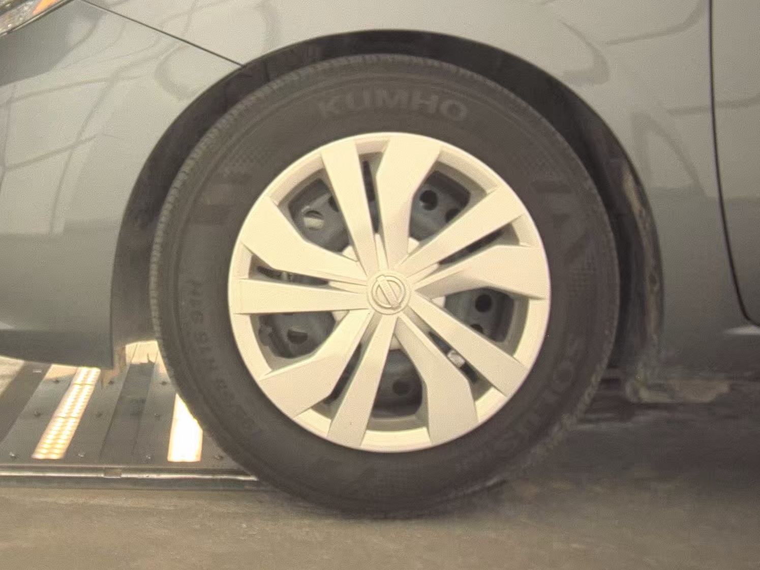 NISSAN VERSA - 10