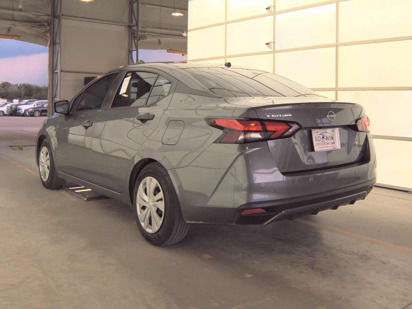 NISSAN VERSA - 9