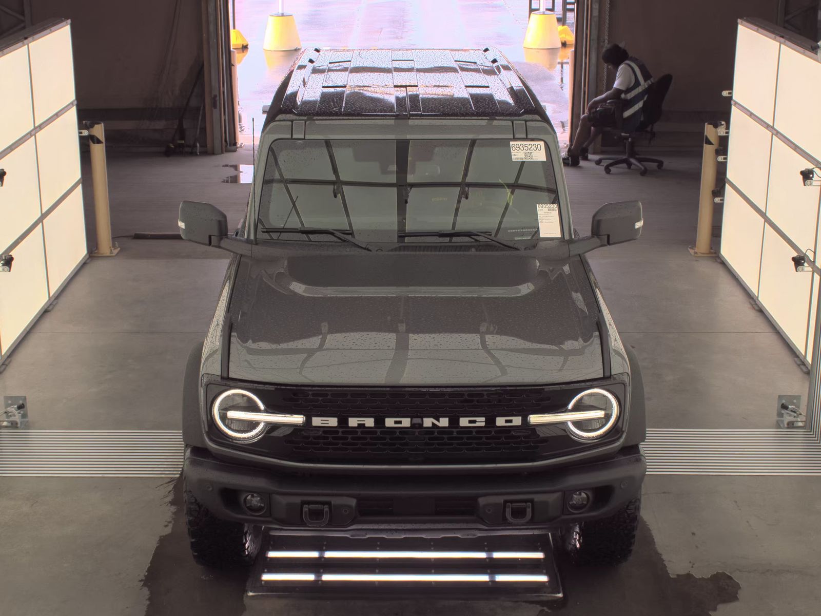 FORD BRONCO - 3