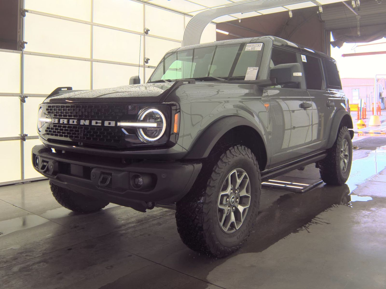 FORD BRONCO - 1