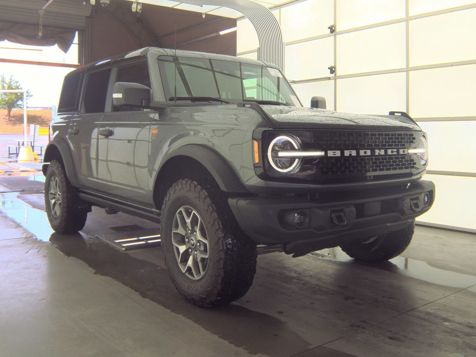FORD BRONCO - 4