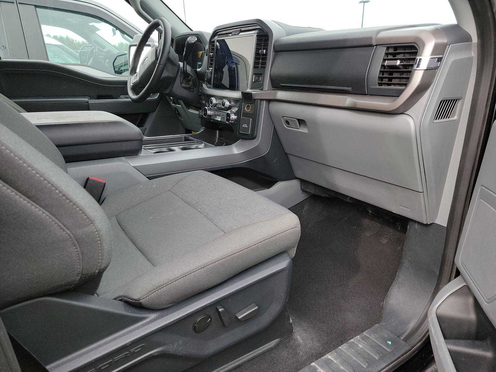 2025 Ford F-150 XLT AWD