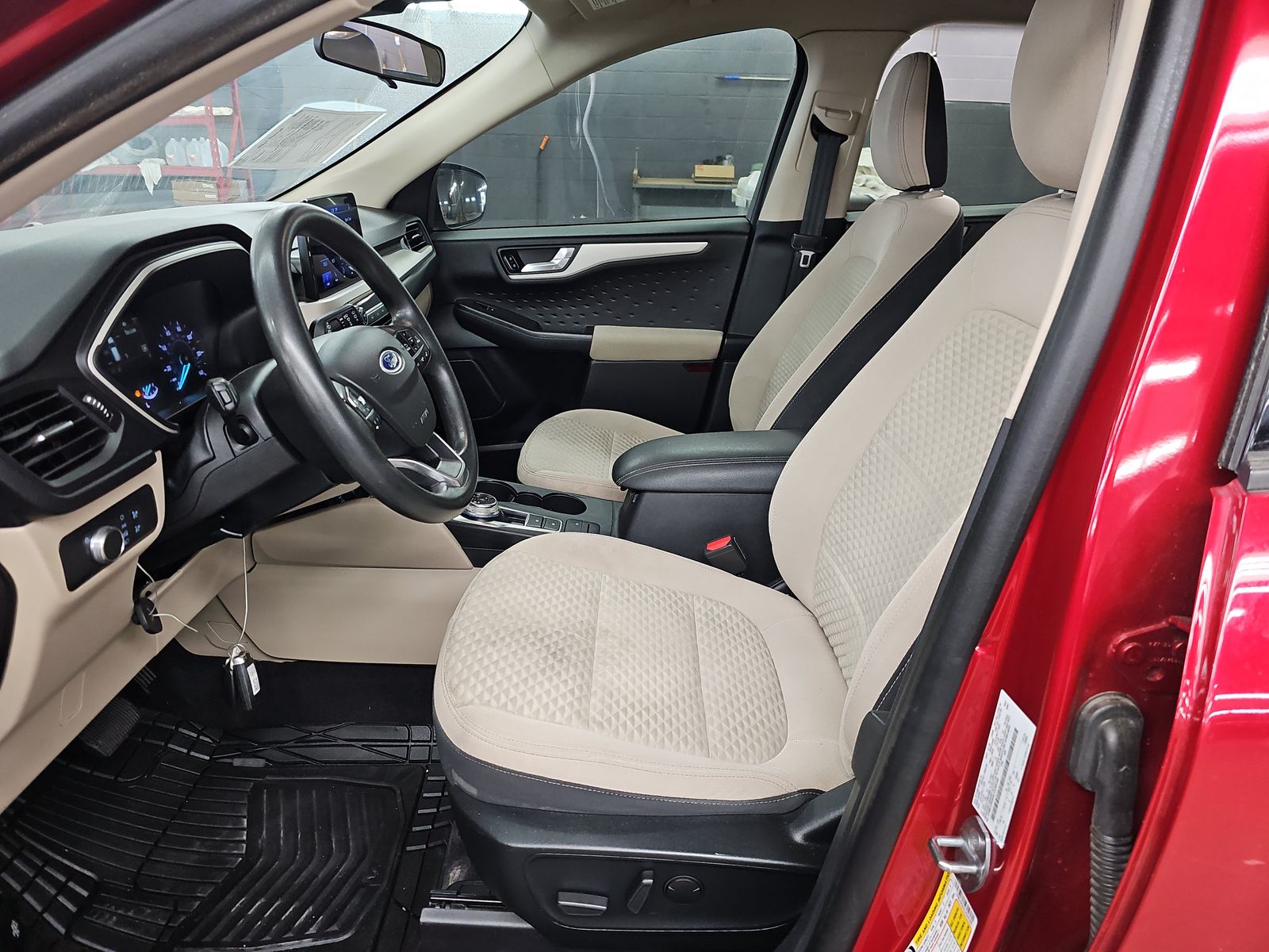 FORD ESCAPE - 8