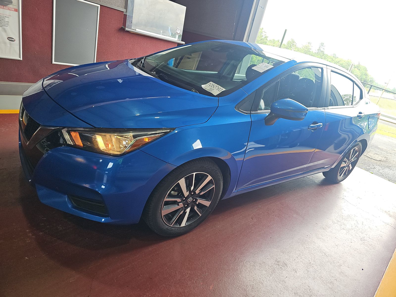 NISSAN VERSA - 1