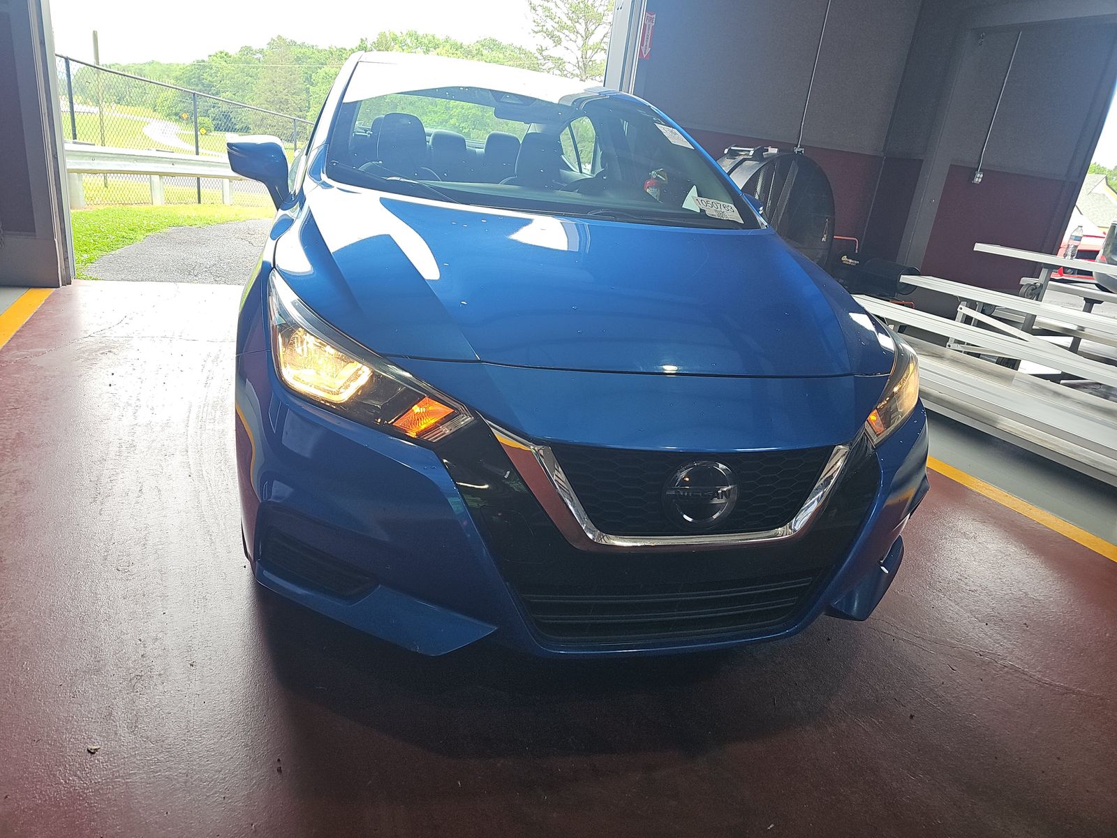 NISSAN VERSA - 3