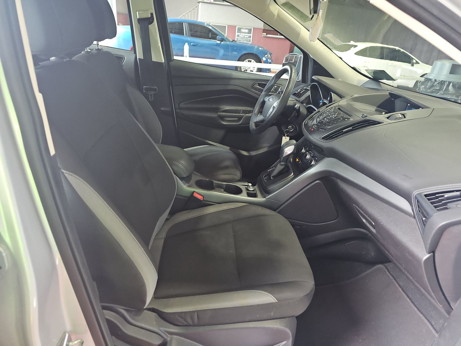 FORD ESCAPE - 9