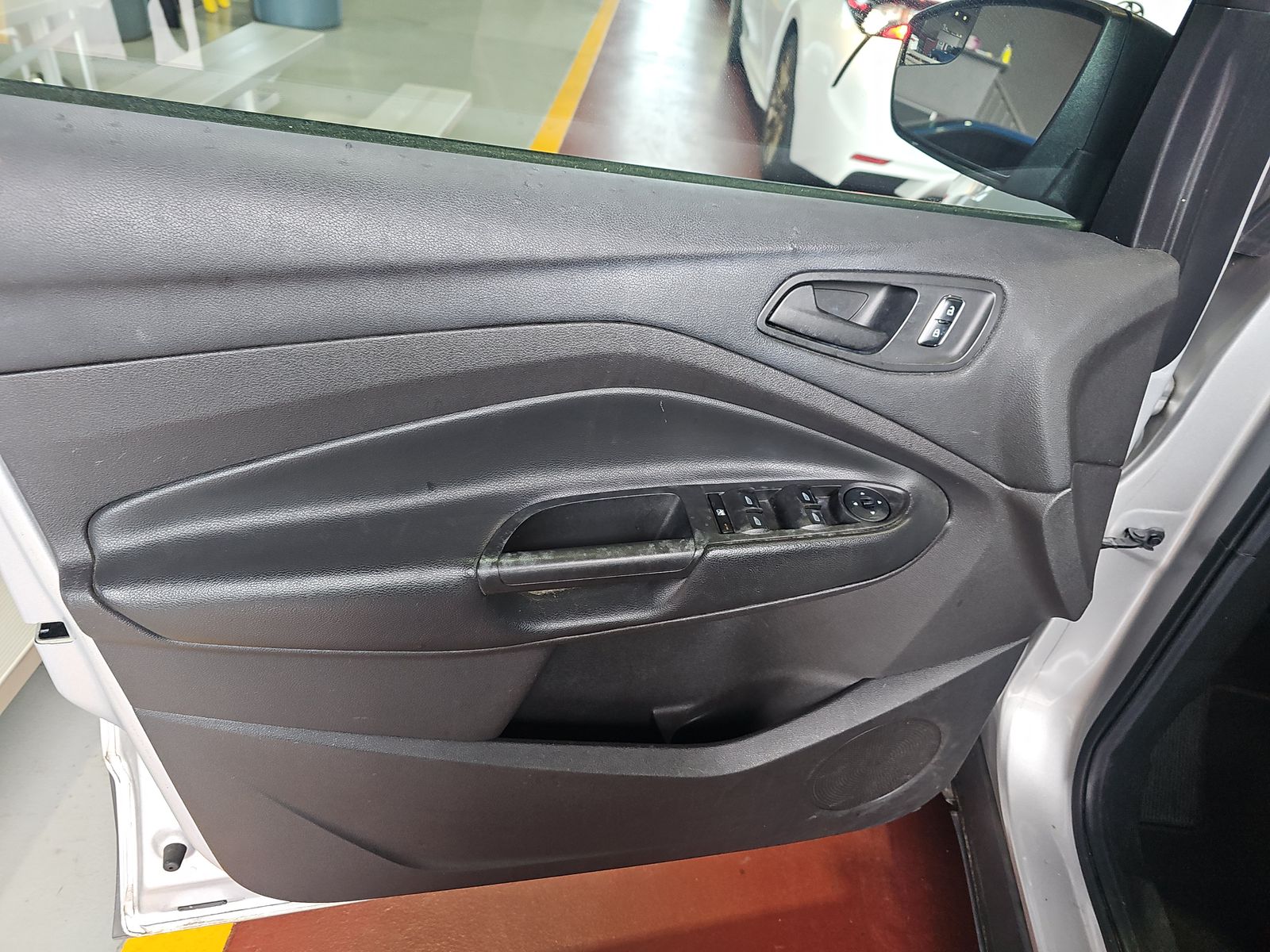 FORD ESCAPE - 10