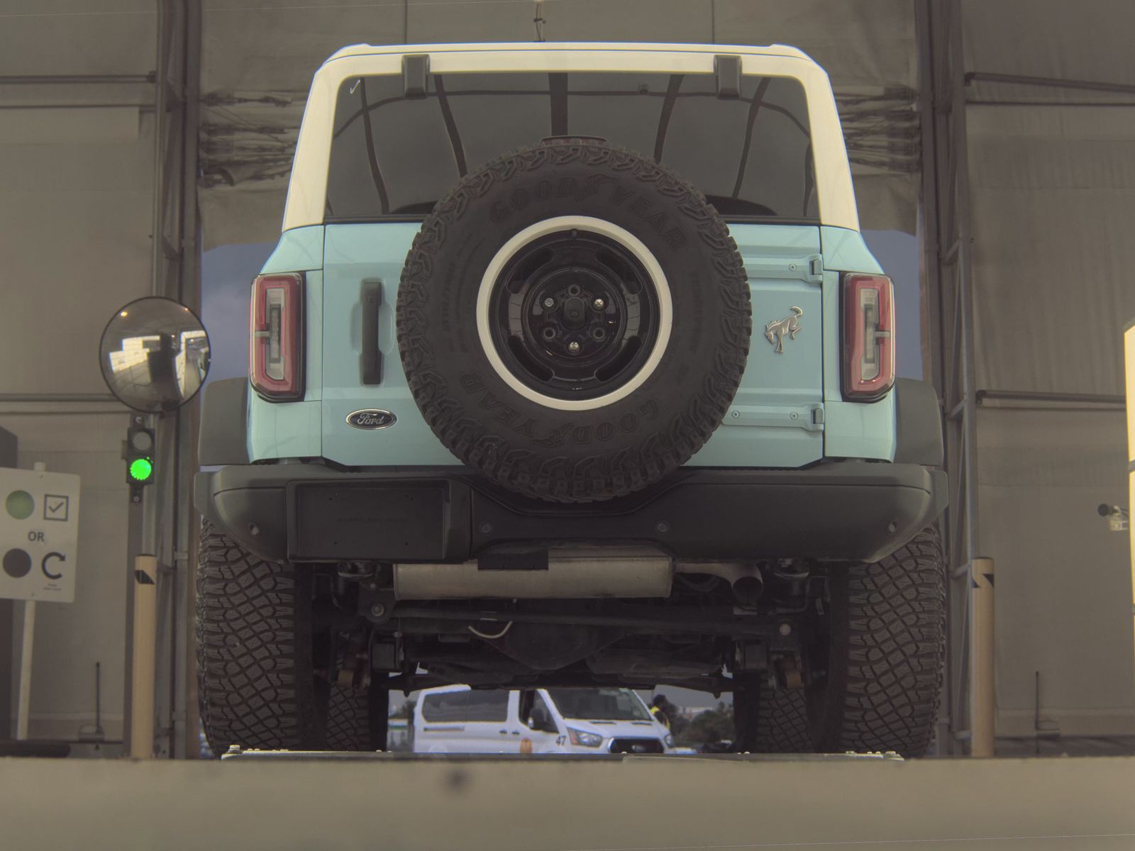 FORD BRONCO - 8