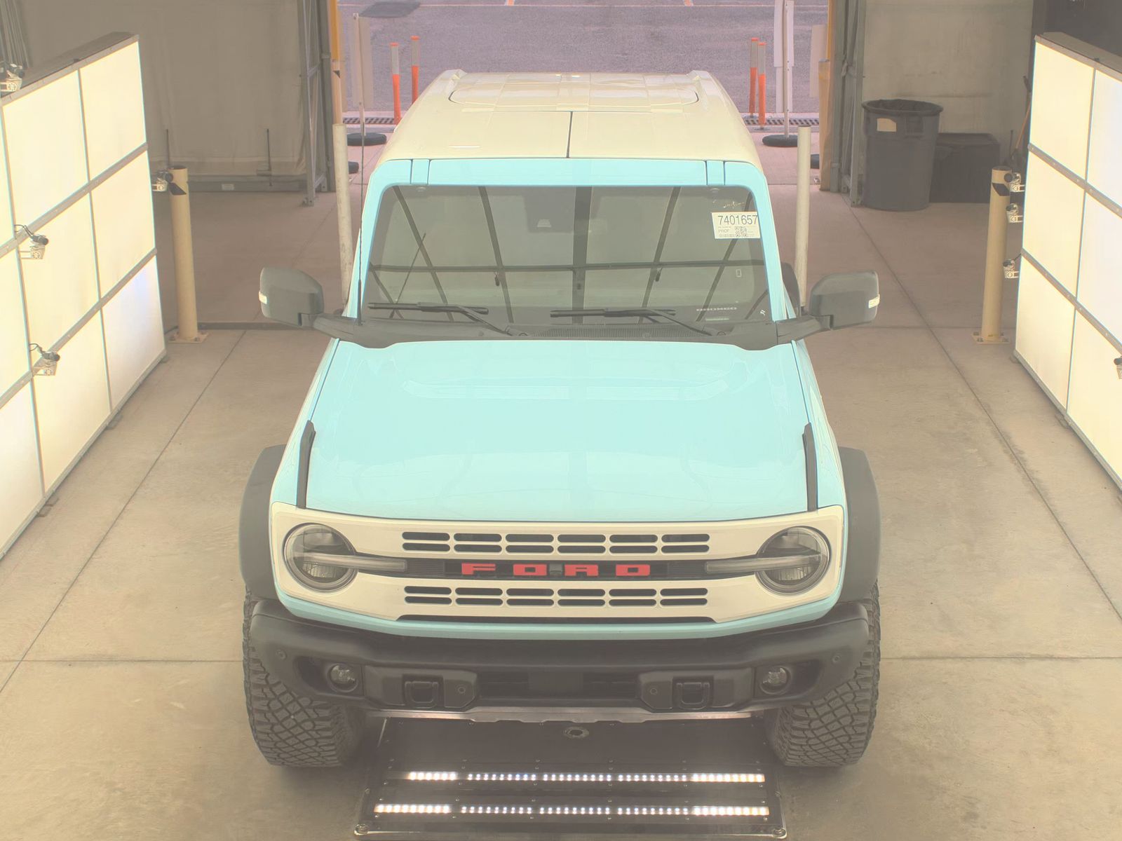 FORD BRONCO - 3