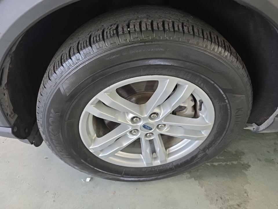 FORD EXPLORER - 9