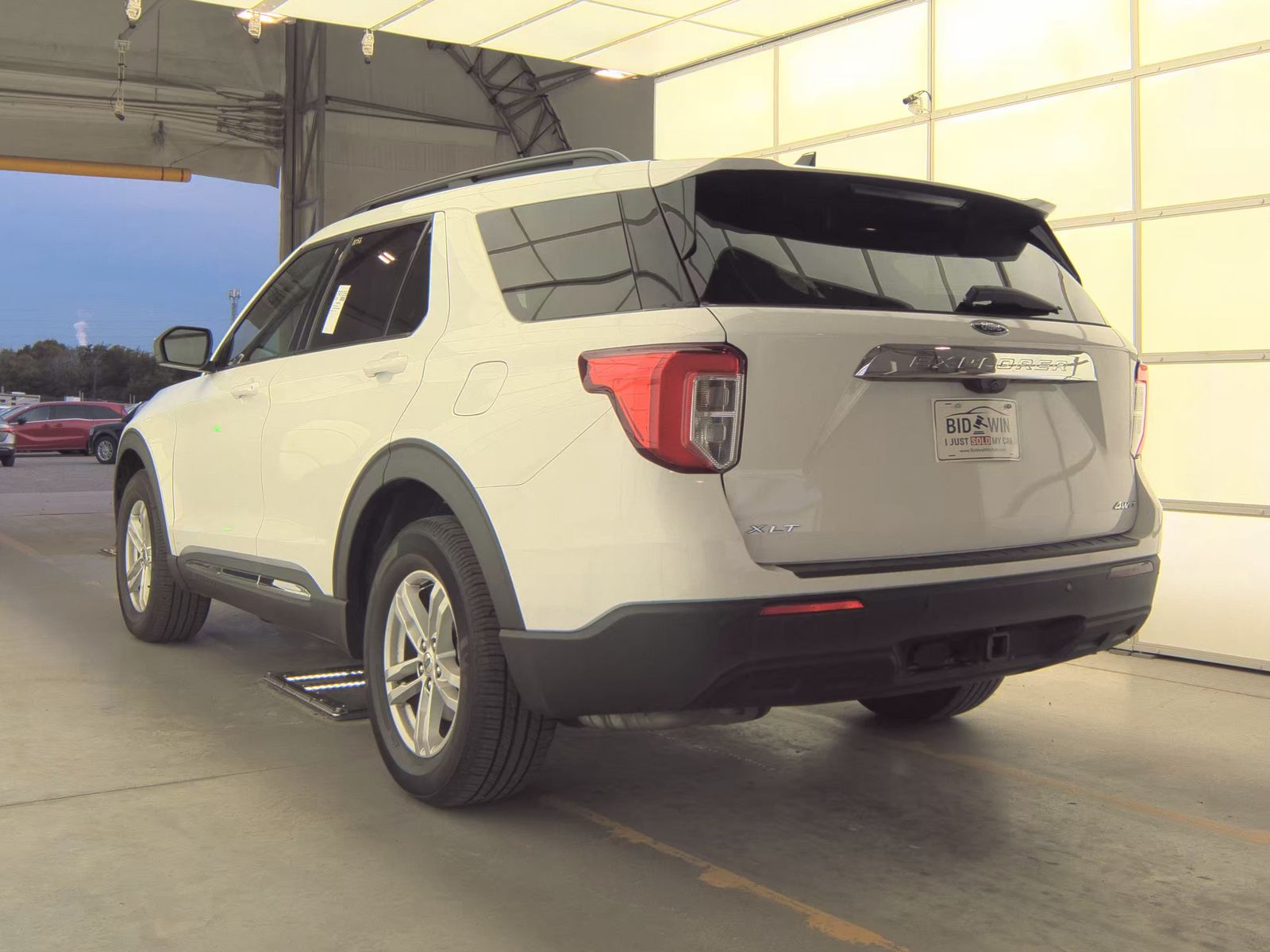 FORD EXPLORER - 9