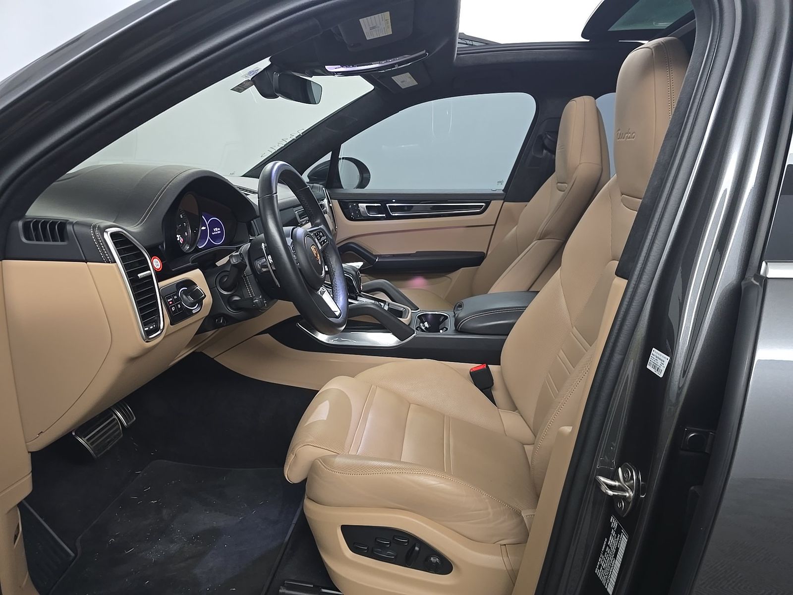 PORSCHE CAYENNE - 8