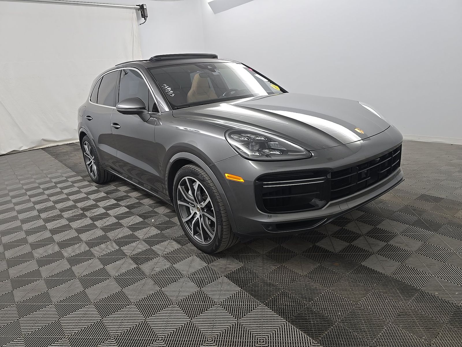 PORSCHE CAYENNE - 4