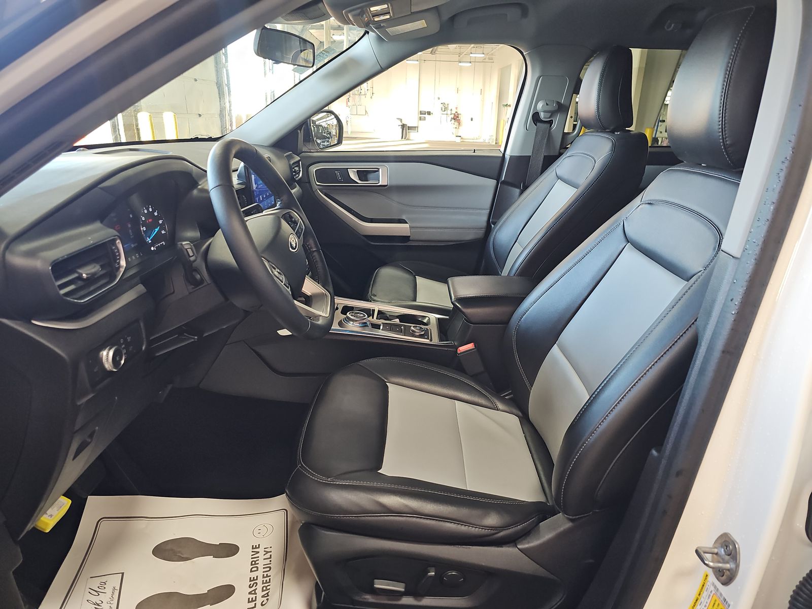 FORD EXPLORER - 1