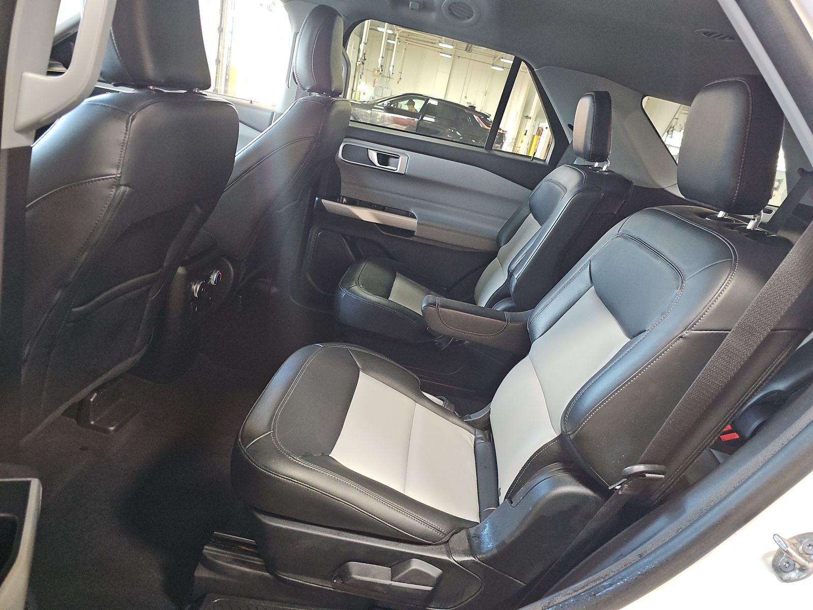 FORD EXPLORER - 8