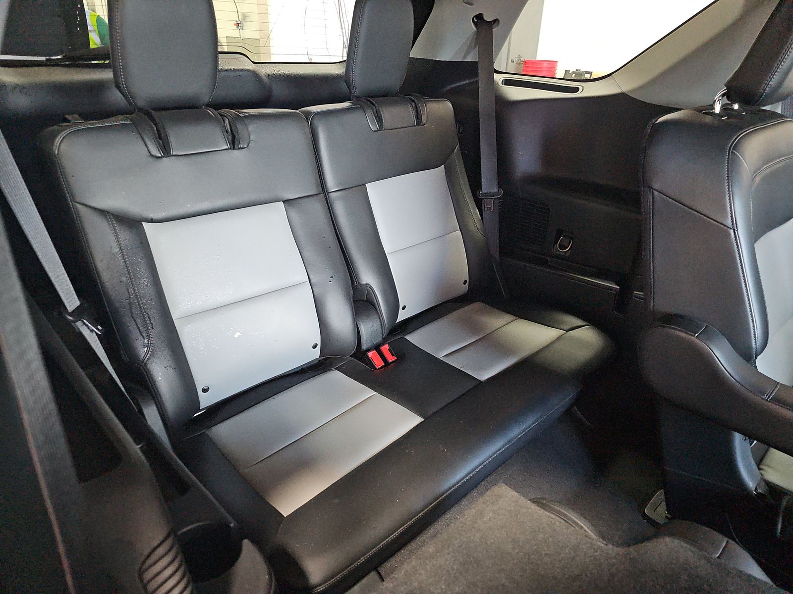 FORD EXPLORER - 9
