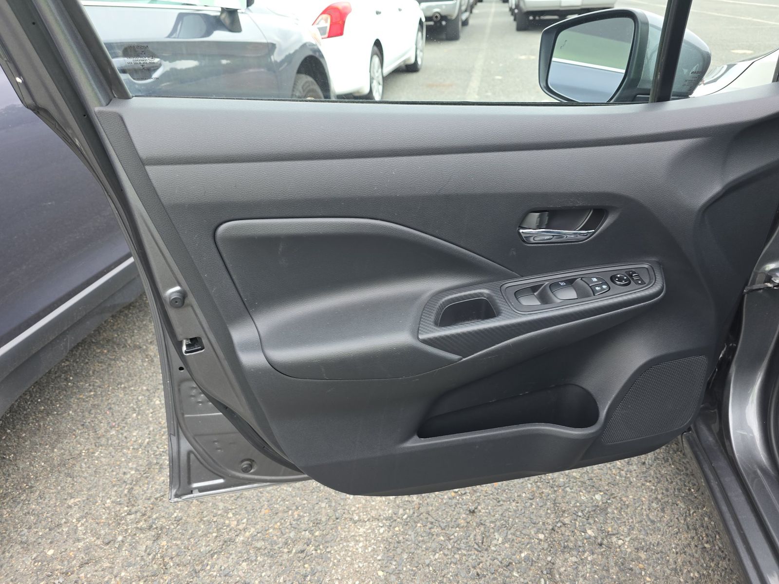 NISSAN VERSA - 10