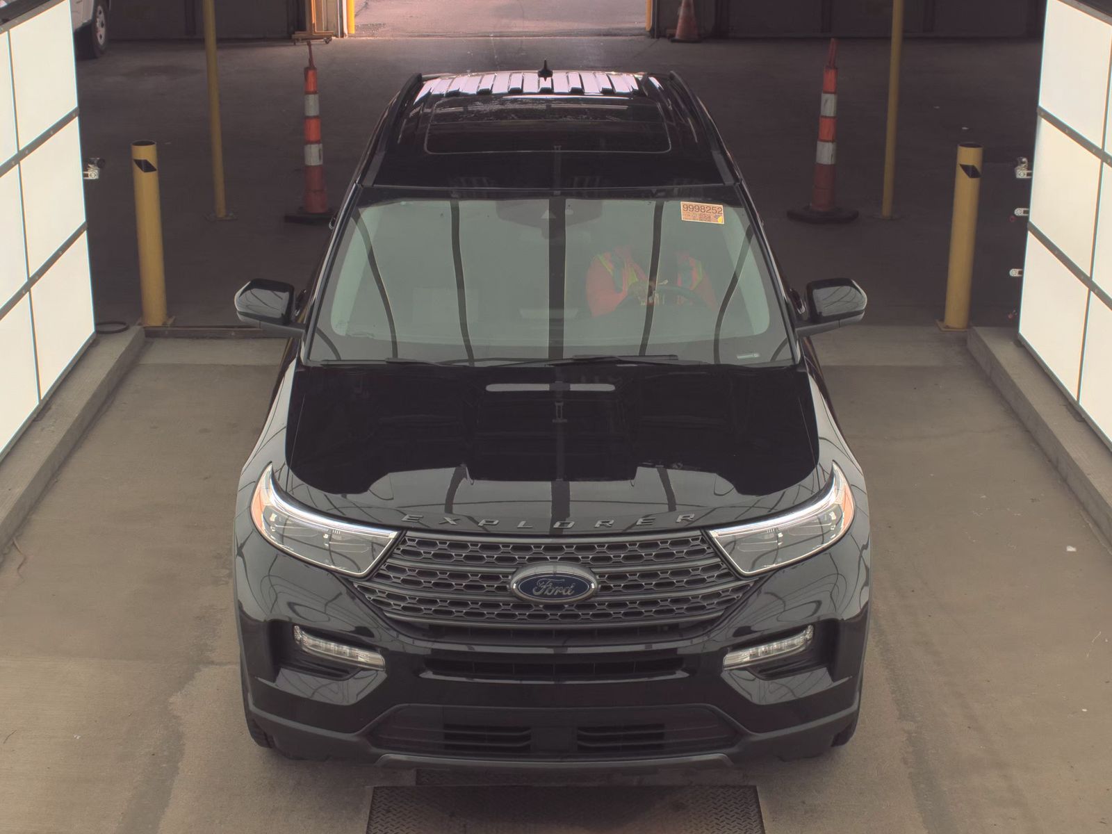 FORD EXPLORER - 3