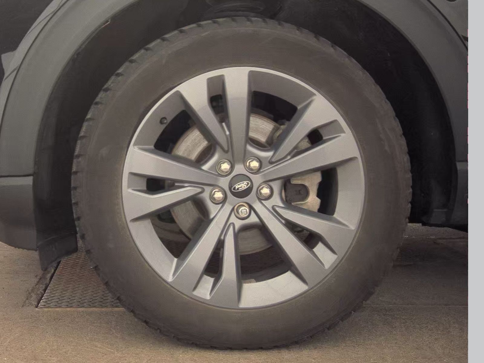 FORD EXPLORER - 10