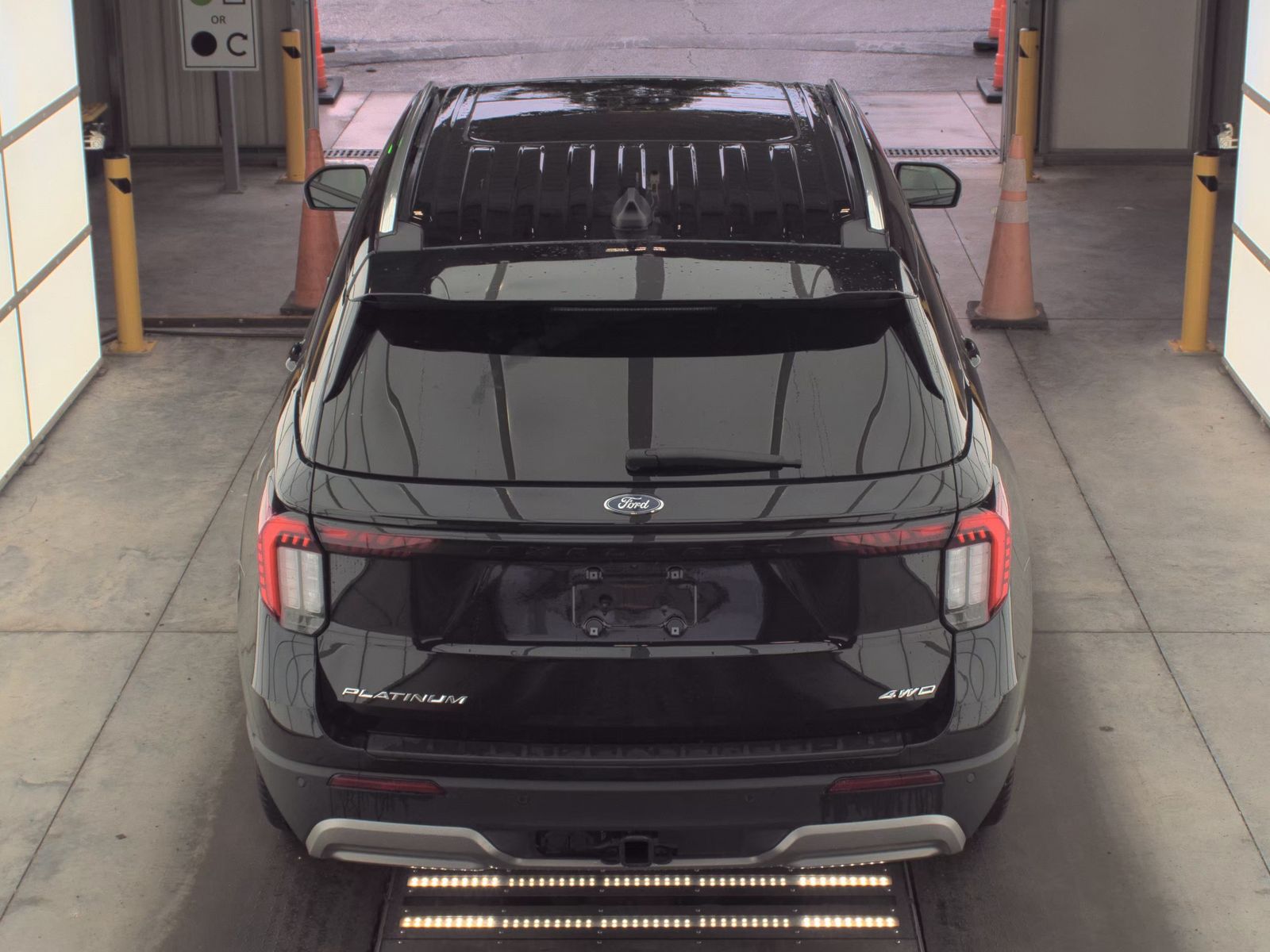 FORD EXPLORER - 7