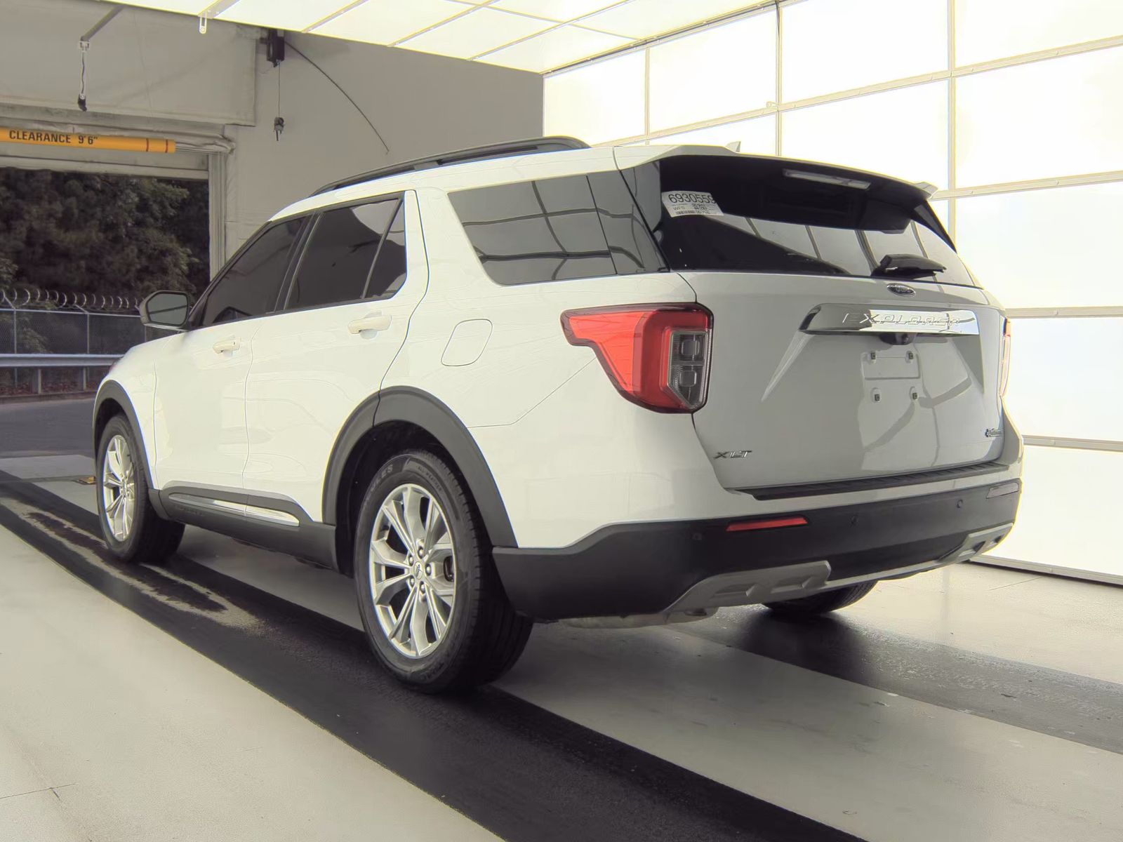 FORD EXPLORER - 9