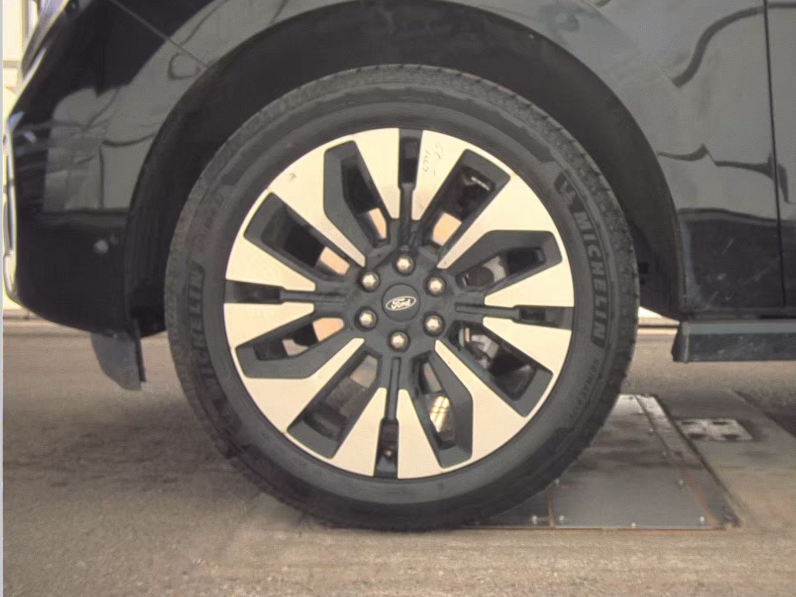 FORD EXPEDITION MAX - 10