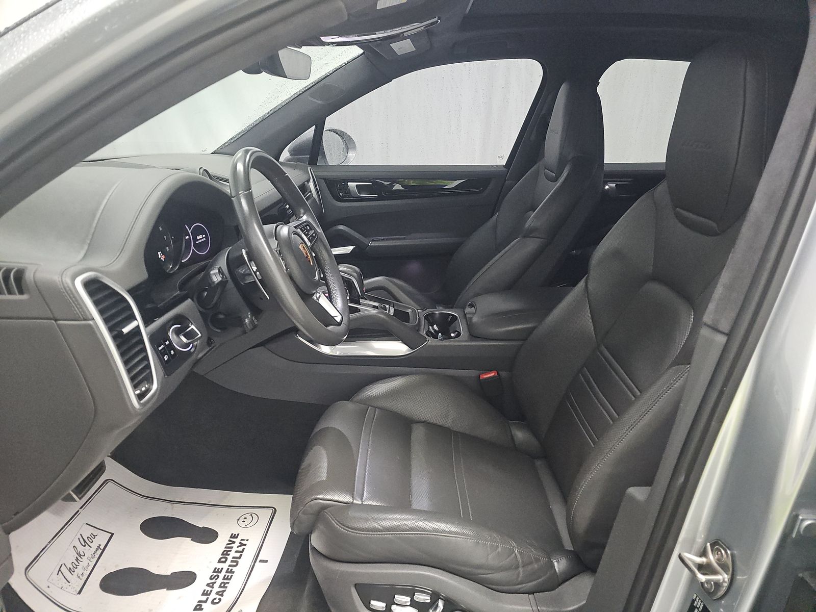 PORSCHE CAYENNE - 8