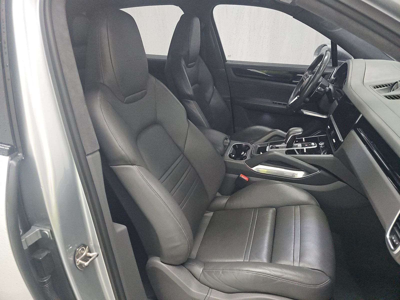 PORSCHE CAYENNE - 9