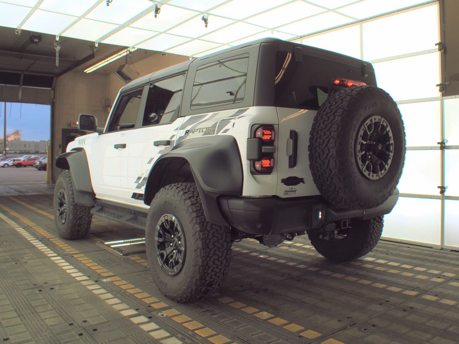 FORD BRONCO - 9