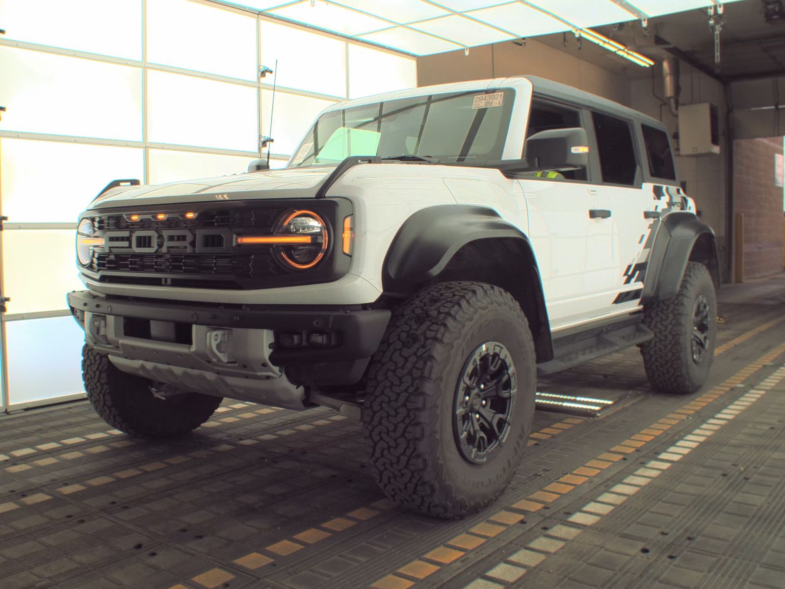 FORD BRONCO - 1