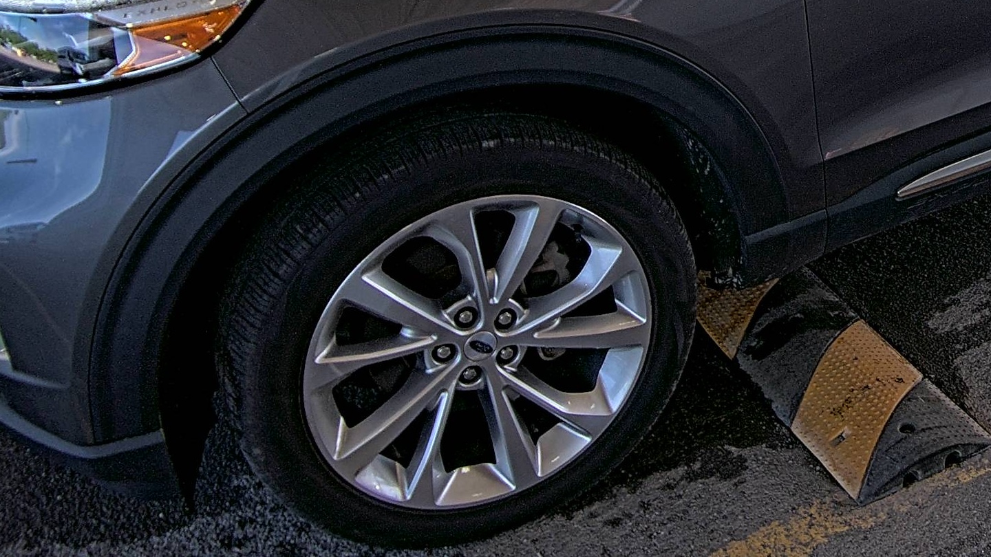 FORD EXPLORER - 8