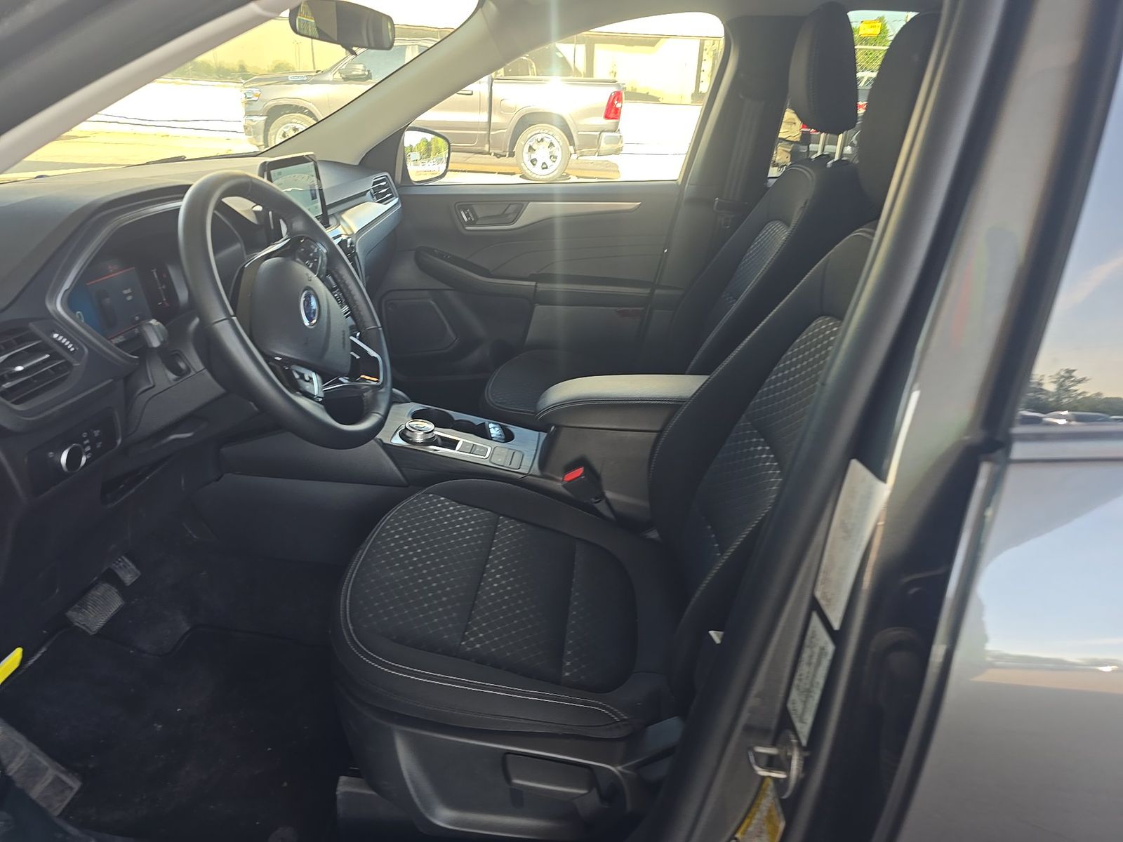 FORD ESCAPE - 8