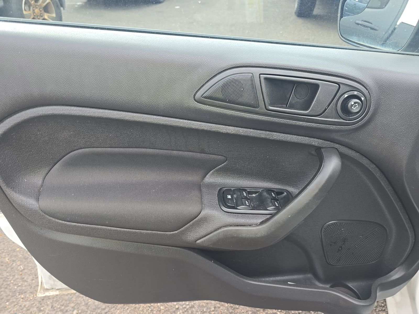 FORD FIESTA - 10