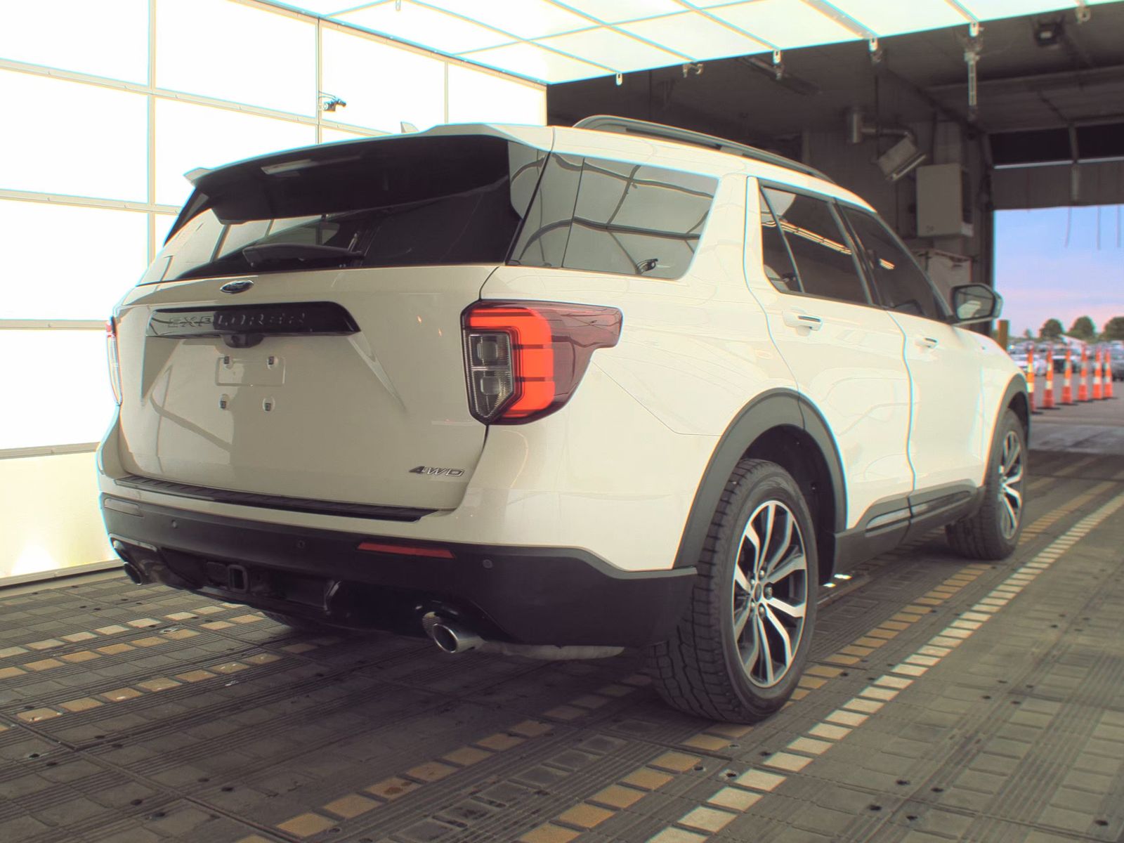 FORD EXPLORER - 6