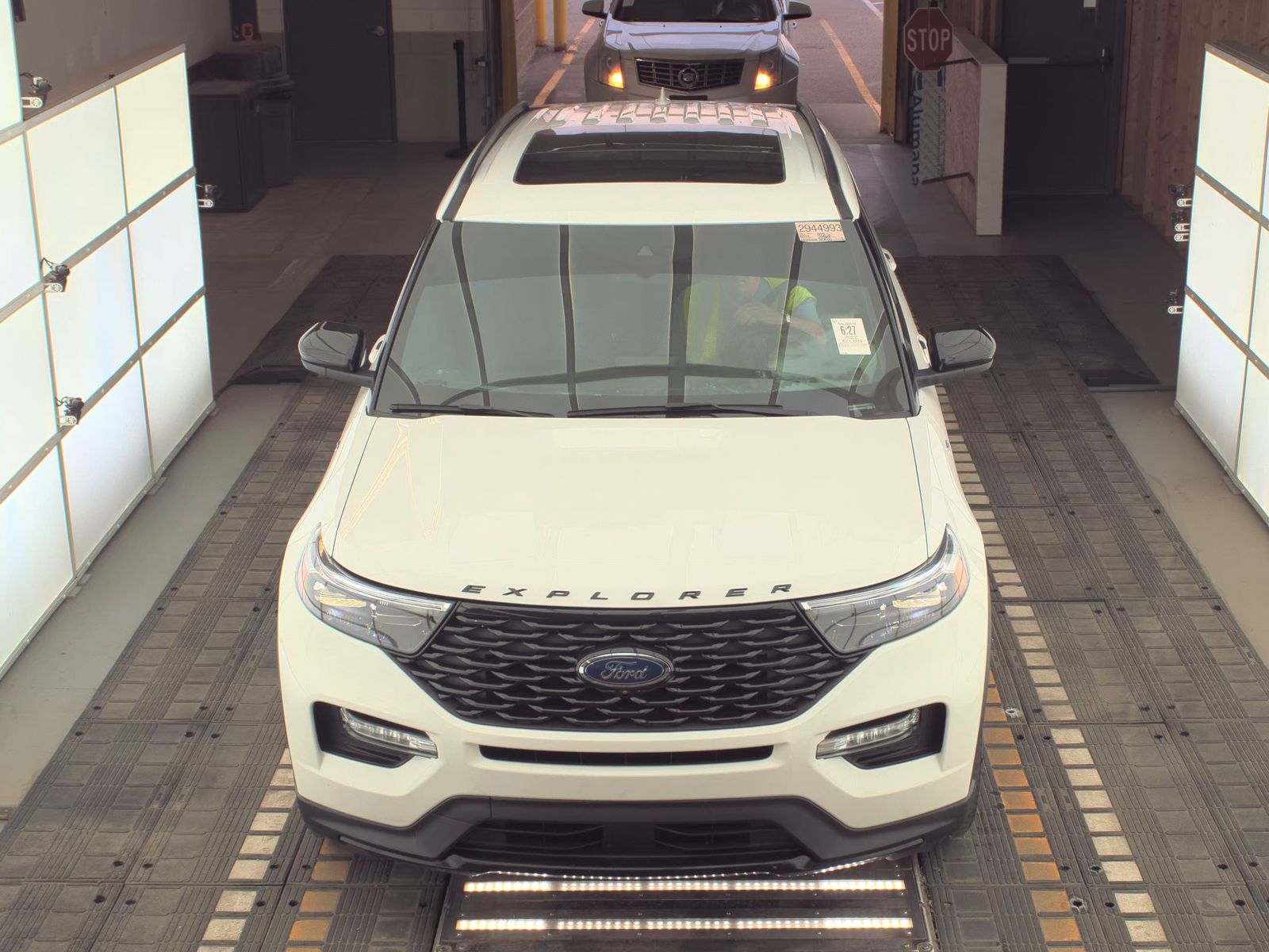 FORD EXPLORER - 3