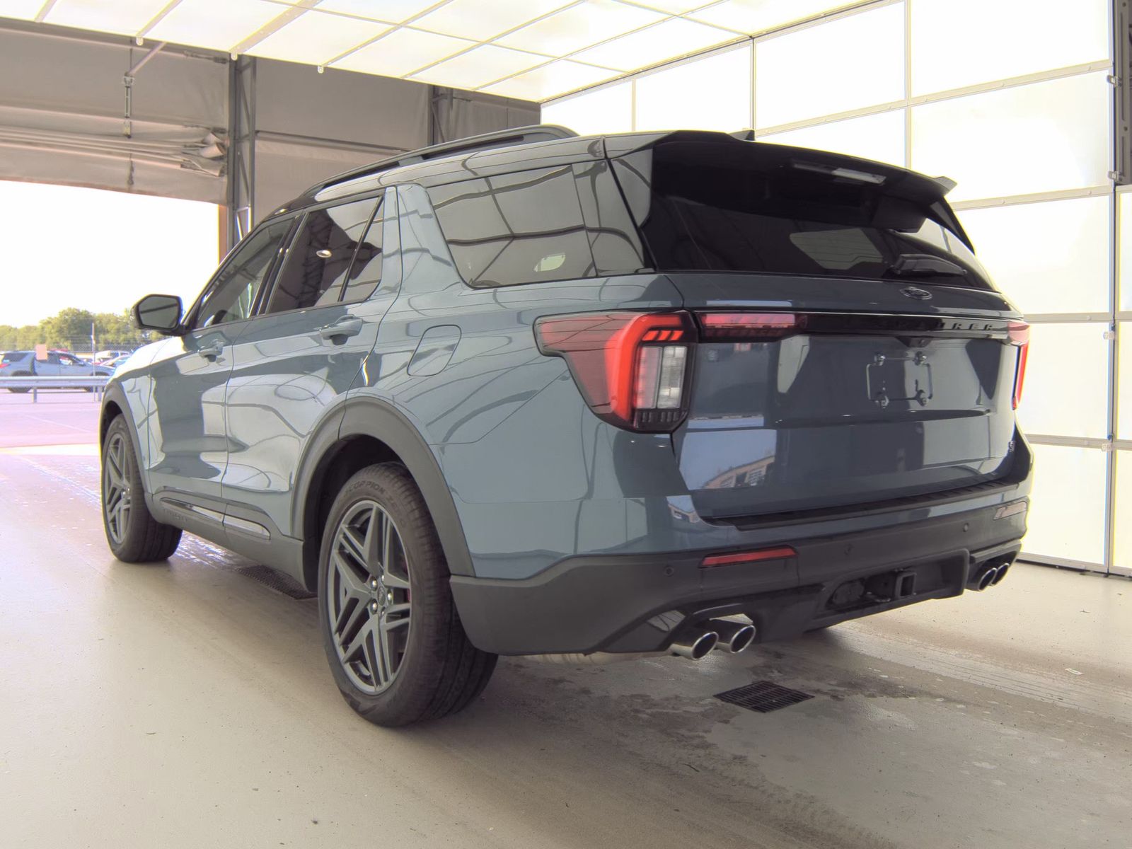 FORD EXPLORER - 9